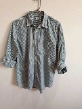Uniqlo Unisex Green Stripe Button-Up Shirt. Size S